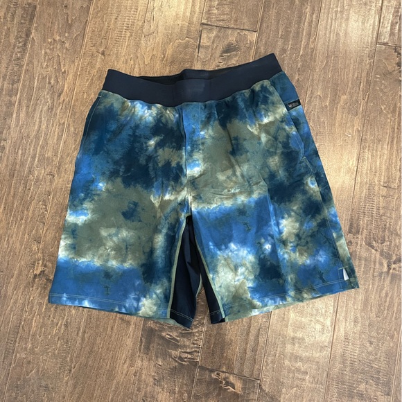 Fabletics Franchise Short - Picture 6 of 8